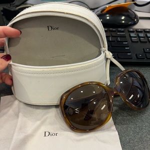 SOLD! Vintage CD sunnies!!